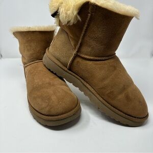 UGG Women's Mini Bailey Bow II Boots - Chestnut Classic Size 10 EUC